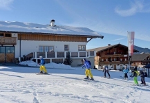 soell-ferienwohnung-oberberg-haus-winter[1].jpg